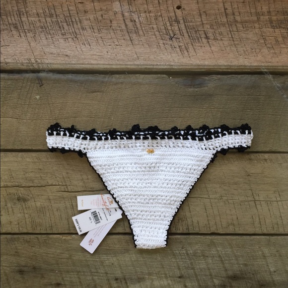 ๐ตPILYQ SWIM BOTTOM๐ต - Picture 4 of 8